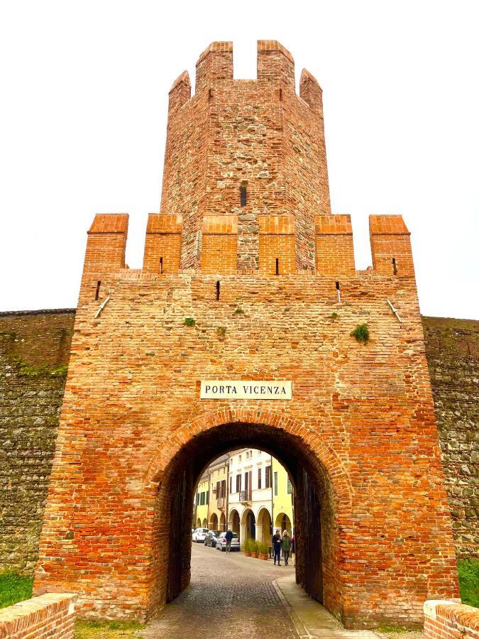Ca' Del Sole - Attico Panoramico In Centro Storico Apartamento Montagnana  Exterior foto