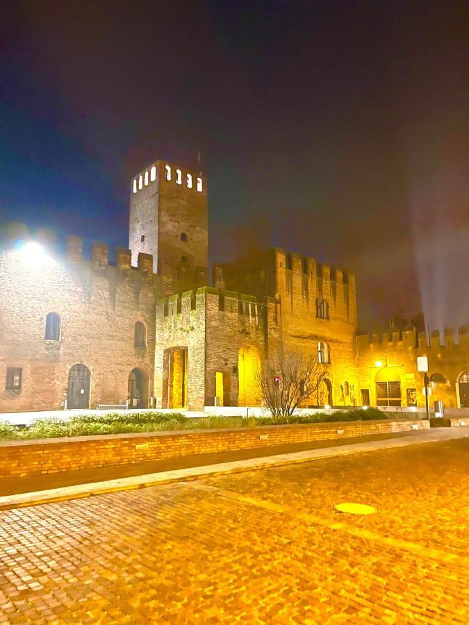 Ca' Del Sole - Attico Panoramico In Centro Storico Apartamento Montagnana  Exterior foto